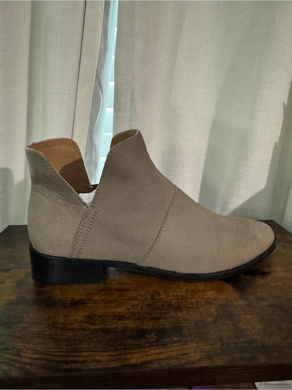 Lucky Brand Women's 8 Paramo Leather Taupe/Gray V-Cut Leather Suede Ankle Bootie - Picture 4 of 12